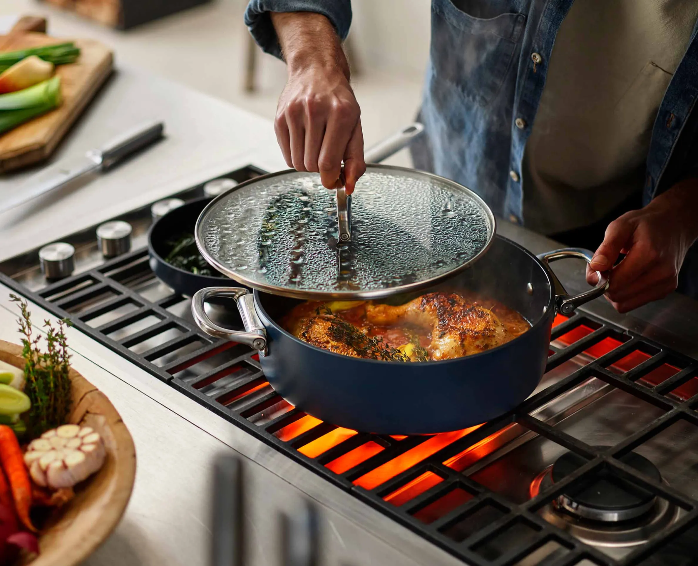 Casserole Space peu profonde antiadhésive en céramique 28 cm bleue avec poignée pliante et couvercle