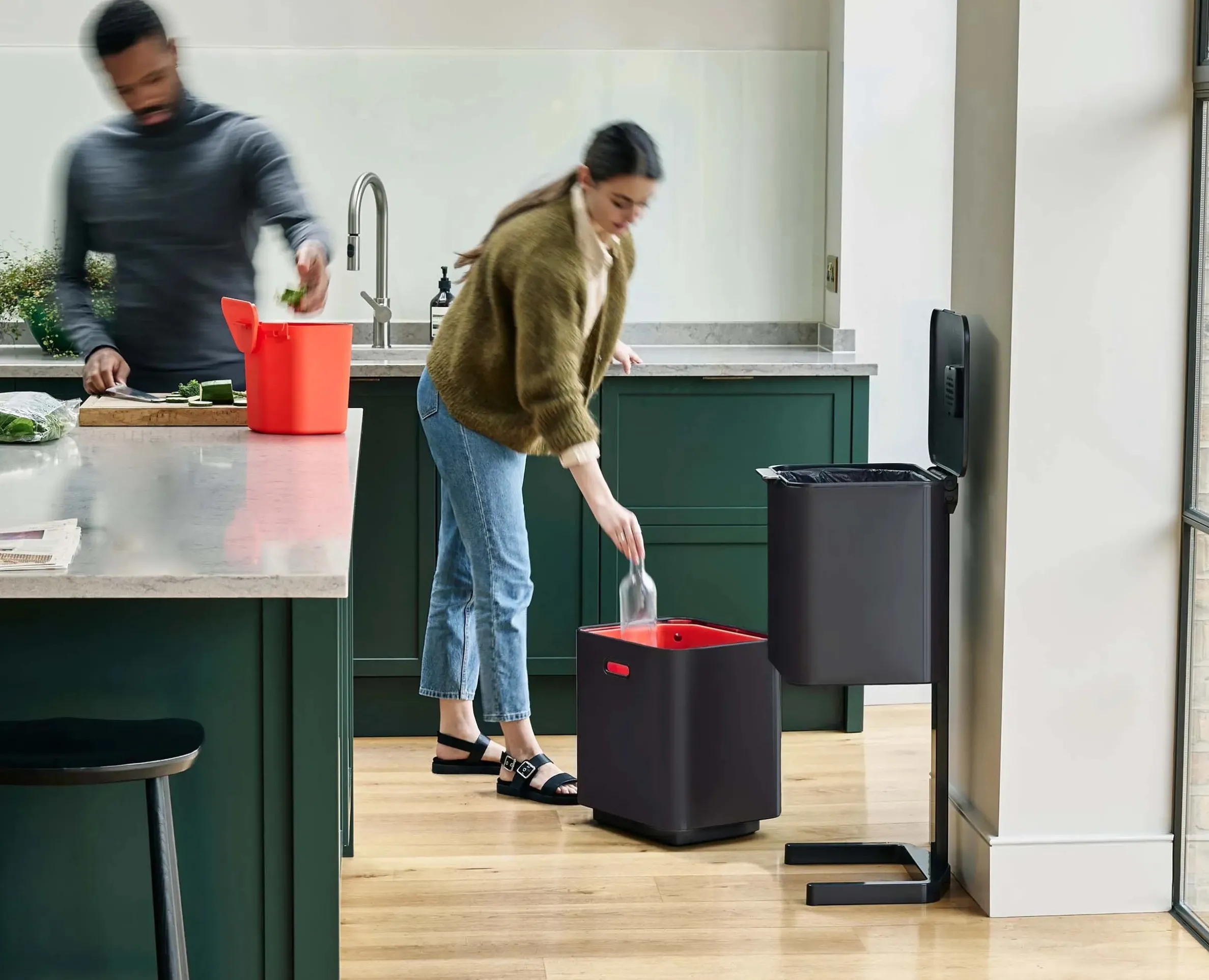 Kit de démarrage poubelle de tri sélectif noire Totem Max 60L