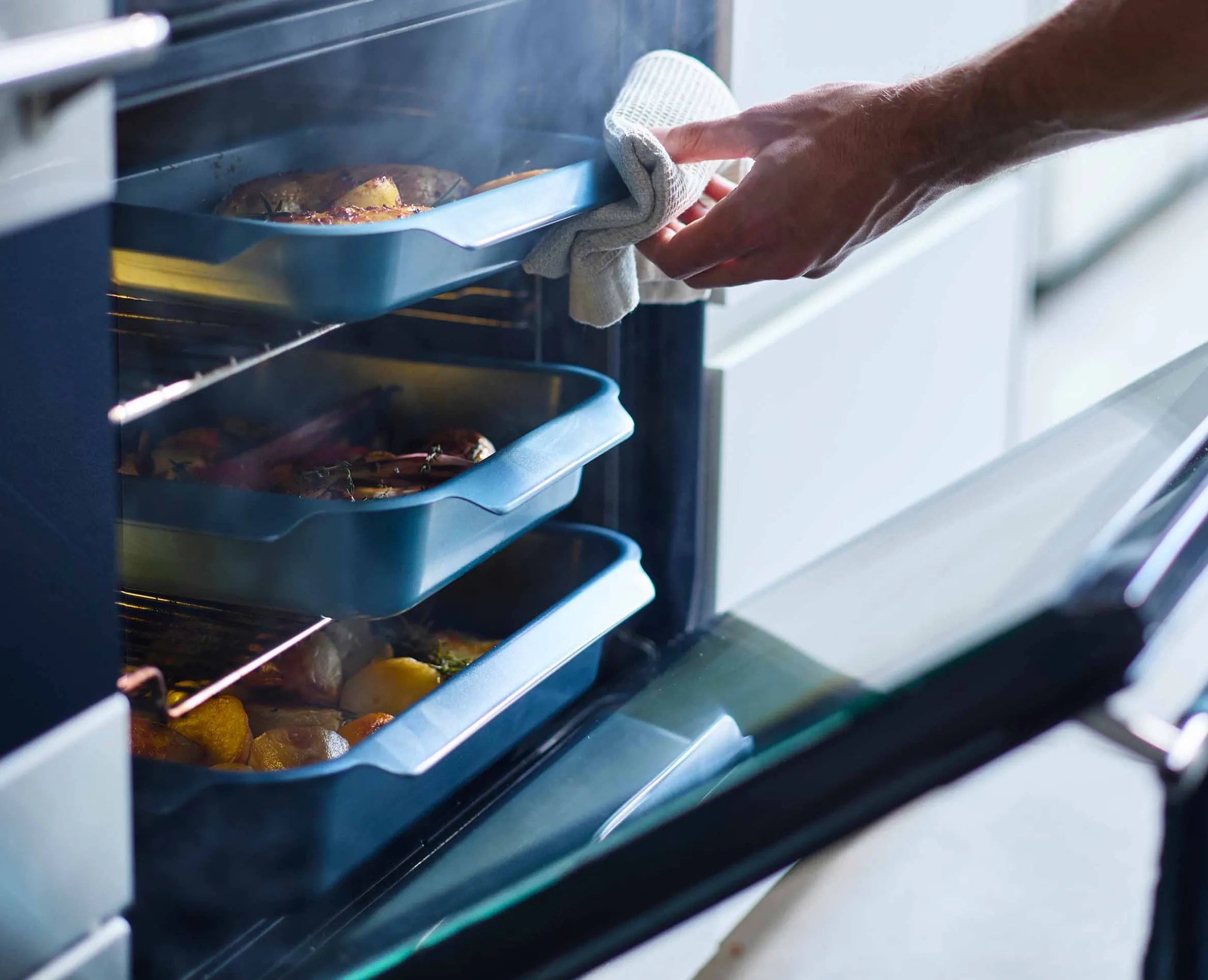 Plat à rôtir bleu moyen Nest™ Oven
